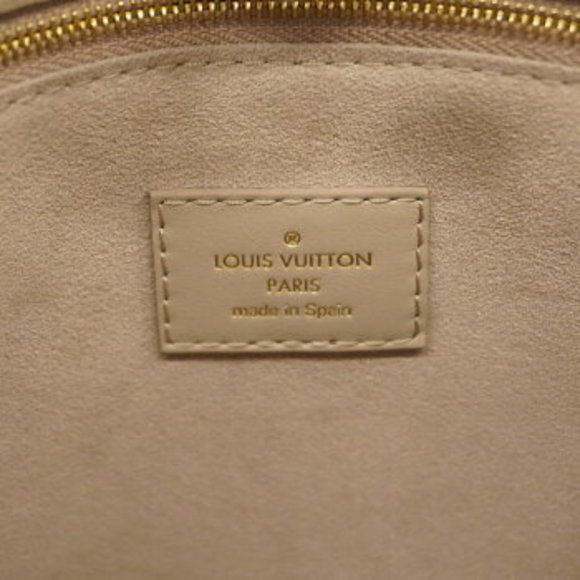 Louis Vuitton Mahina On My Side PM Shoulder Bag - Picture 5 of 8